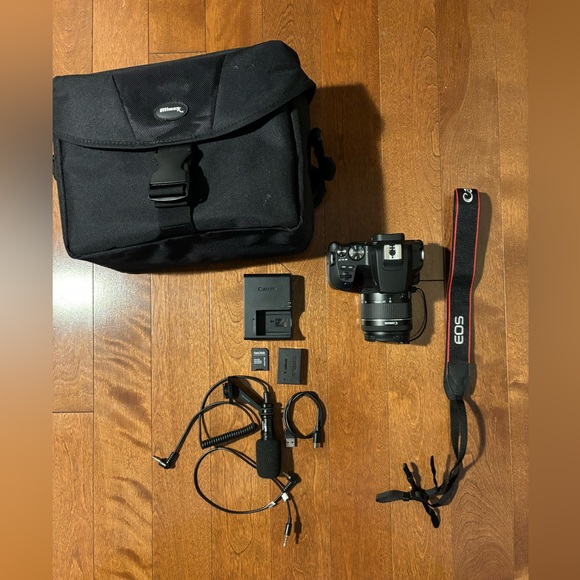 Canon EOS rebel SL3 + neewer microphone CM 14 - Picture 1 of 5